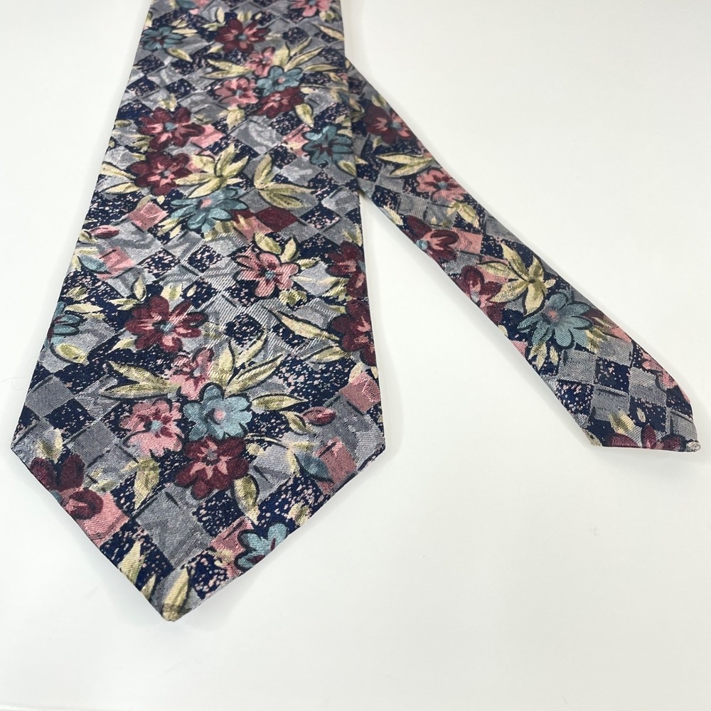 Wembley Vintage 90s Necktie Mens Pink Maroon Gray Blue Floral Moody Urban Career
